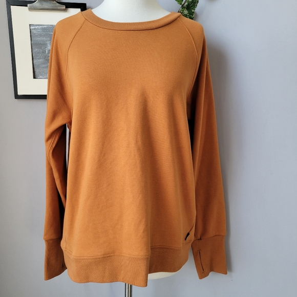 Athleta Triumph Crew Neck Sweatshirt Cattail Brown L - Picture 2 of 12
